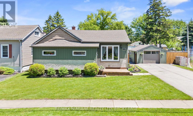17 Humboldt Parkway