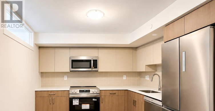 BSMT-24 Green Garden Boulevard, Toronto, ON, M6A 1N3 - 6