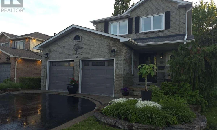 51 Lyndale Crescent