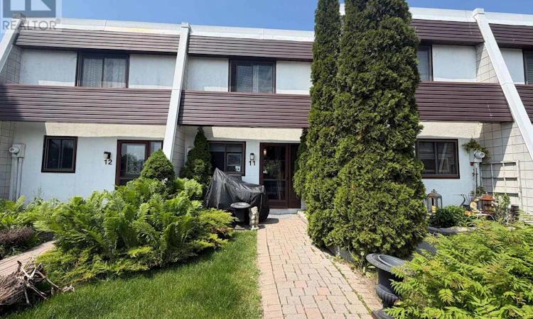 11-1 Paradise Boulevard