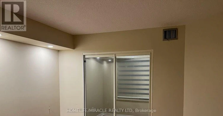808-325 Webb Drive, Mississauga, ON, L5B 3Z9 - 8