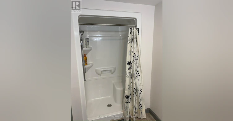 1710 258a Sunview Street, Waterloo, ON, N2L 3V9 - 23