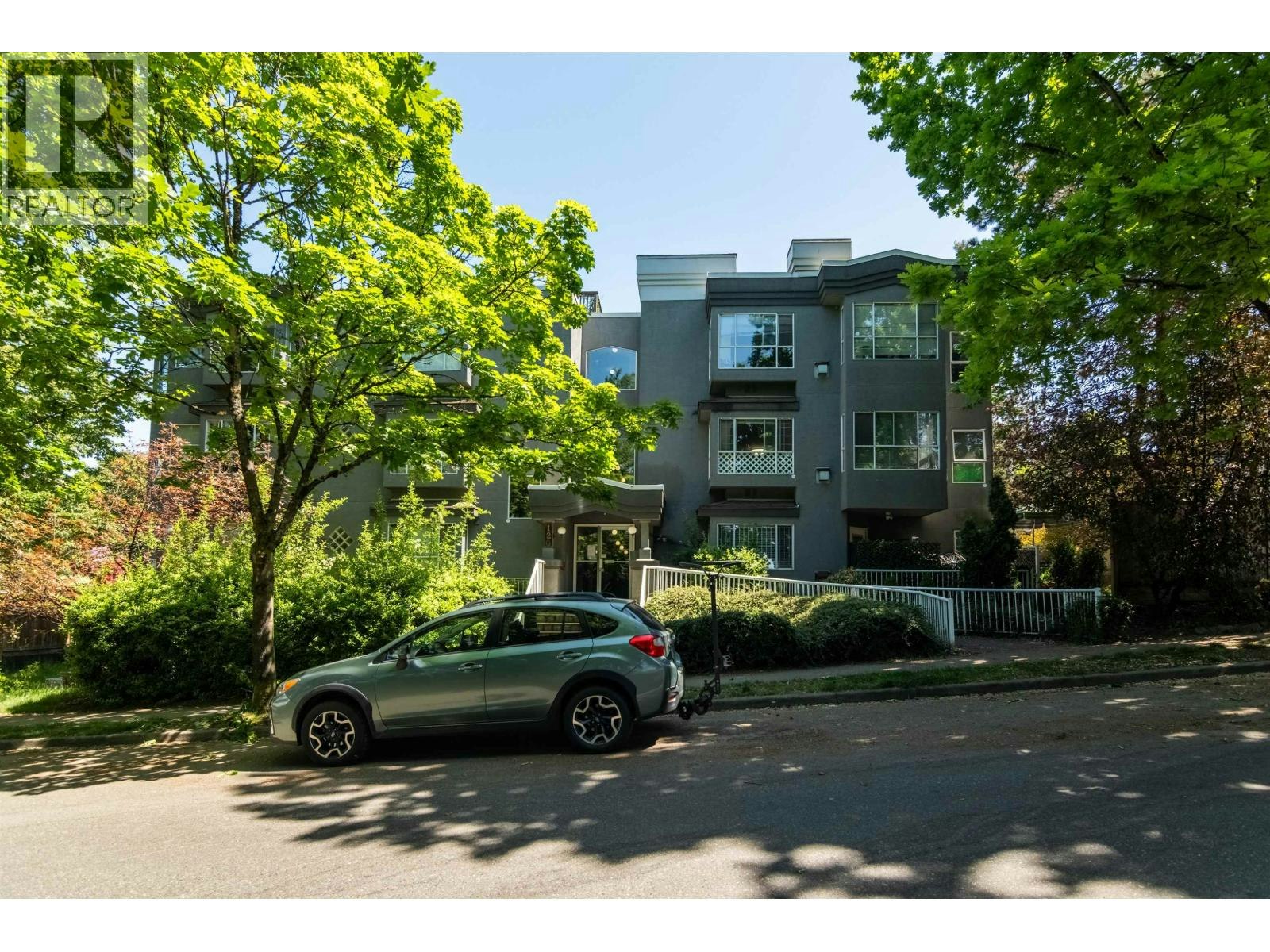 PH1-120 Garden Drive, Vancouver, BC, V5L 4P4