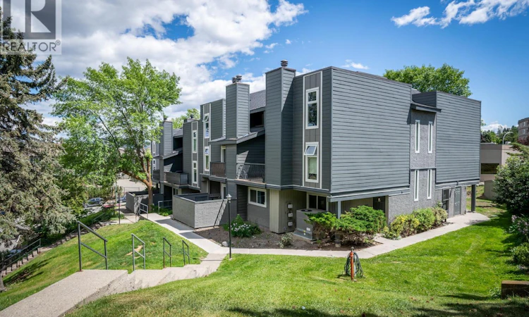 11-1221 Hugh Allan Drive Drive