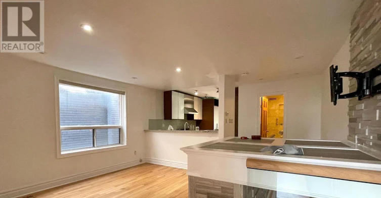 UPPER-633 Christie Street, Toronto, ON, M6G 3E6 - 5