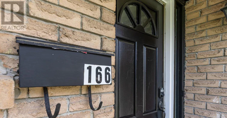 166 Adele Crescent, Oshawa, ON, L1J 7X5 - 7
