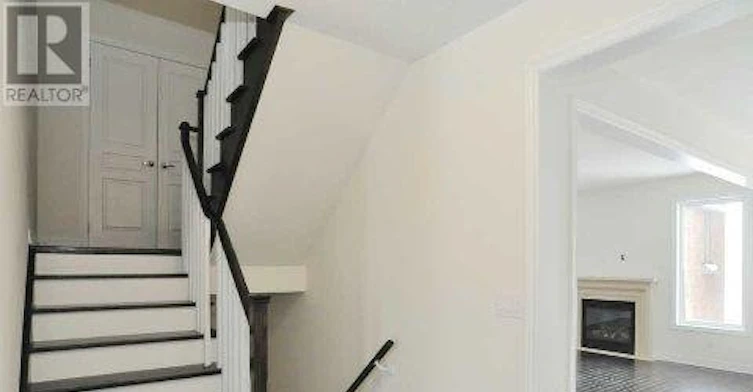107 Holst Avenue, Markham, ON, L6C 2L7 - 3