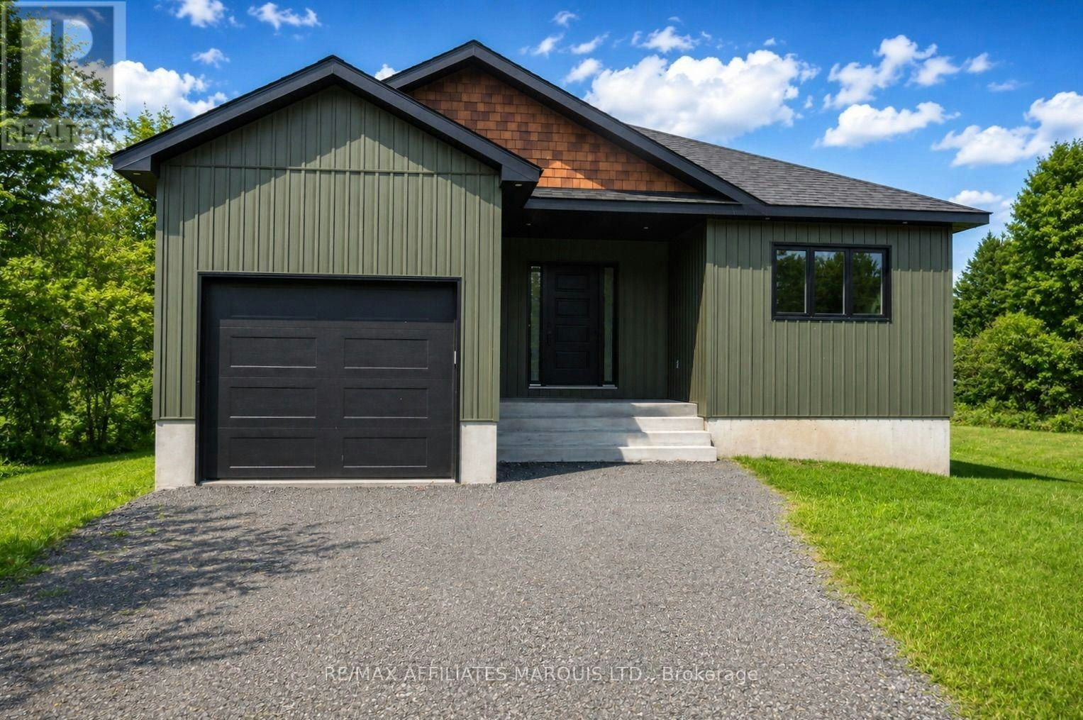21477 Macgregor Drive, South Glengarry, ON, K0C 1E0