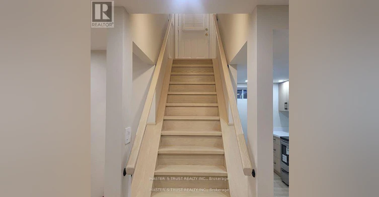 657 Chaleur Place, Newmarket, ON, L3X 1L6 - 4