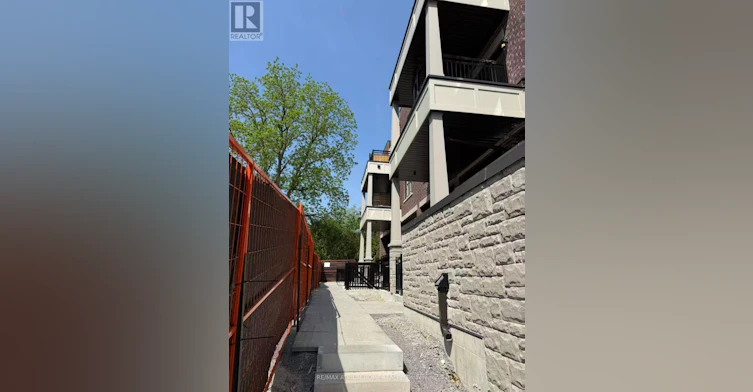 228-15100 Yonge Street N, Aurora, ON, L4G 1M2 - 12