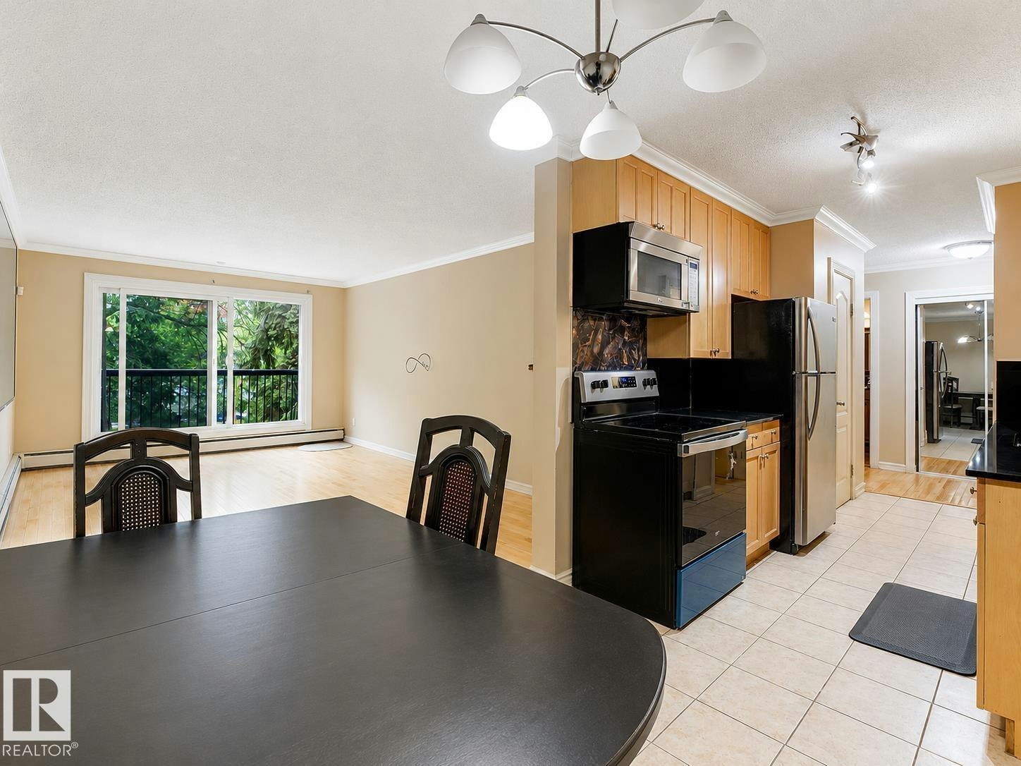 403-10165 113 Street NW, Edmonton, AB, T5K 1P1