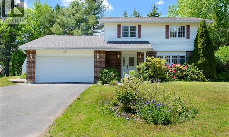 7 Baycrest Drive