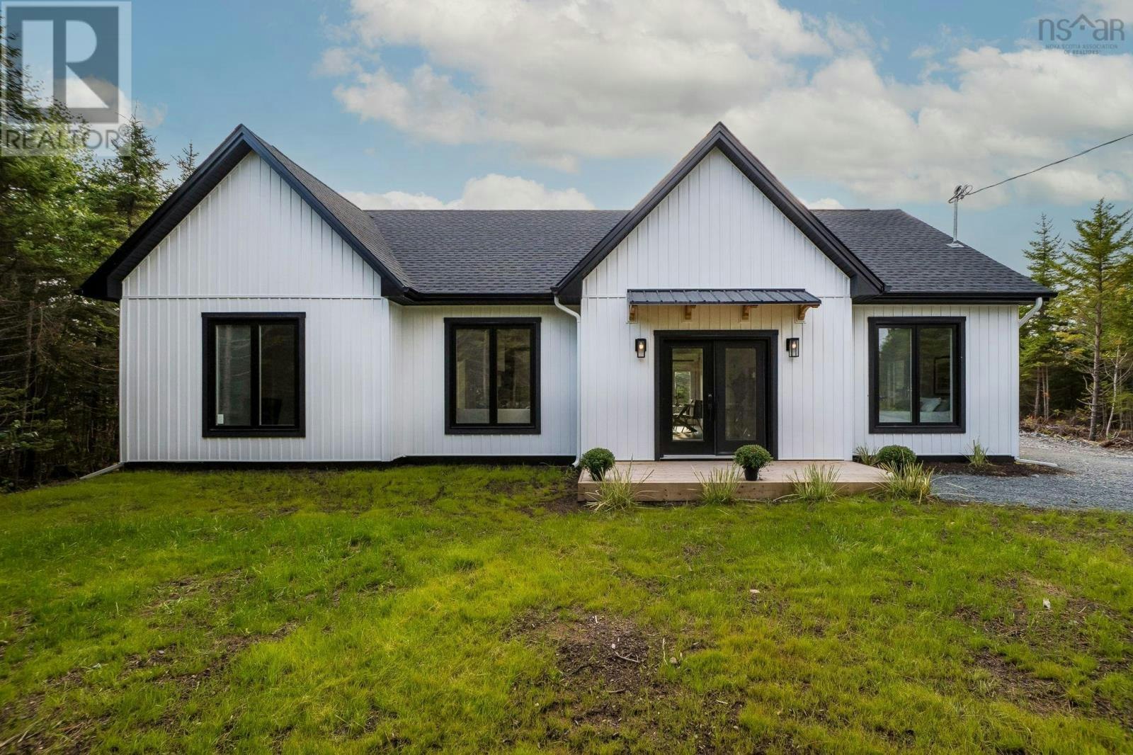 210 Hybrid Lane, East Uniacke, NS, B0N 1Z0