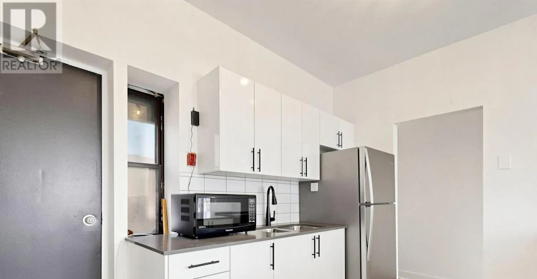 F-133 Wineva Avenue, Toronto, ON, M4E 2T3 - 12
