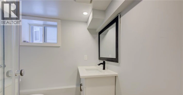 Basement-21 Fairview Avenue, Kitchener, ON, N2H 3E7 - 16