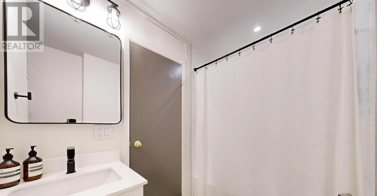 B-2104 Queen Street E, Toronto, ON, M4E 1E2 - 19