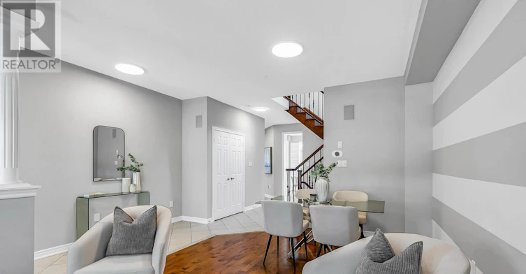 284 Bilbrough Street, Aurora, ON, L4G 7X5 - 4