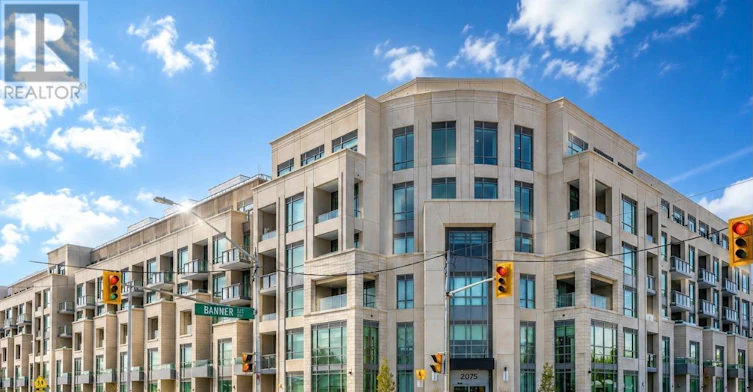 220-2075 King Road, King, ON, L7B 0R6