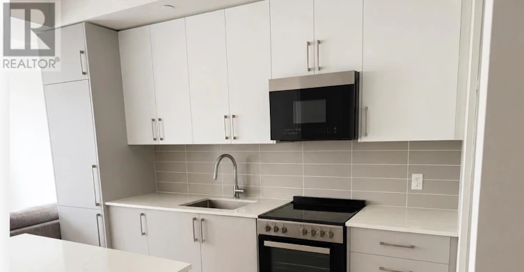 220-2075 King Road, King, ON, L7B 0R6 - 4