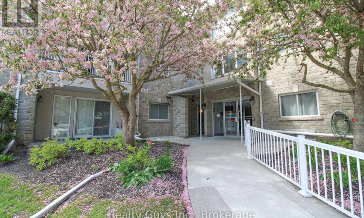 224-1099 Clonsilla Avenue