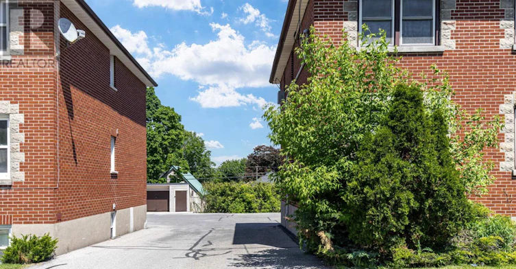 3-855 Simcoe Street N, Oshawa, ON, L1G 4W1 - 37