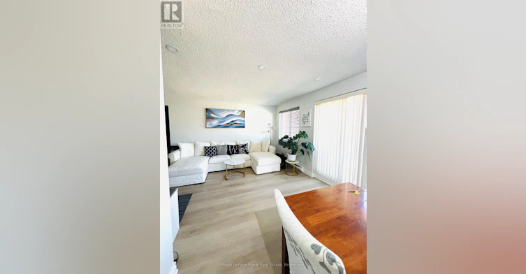 409-131 Taunton Road E, Oshawa, ON, L1G 3T8 - 9