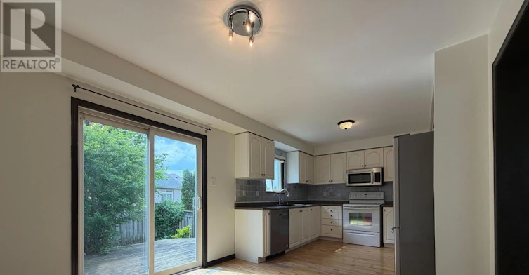 75 Margaret Graham Crescent, East Gwillimbury, ON, L0G 1M0 - 10
