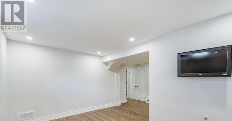 351 Strathcona Drive, Burlington, ON, L7L 2E4 - 38