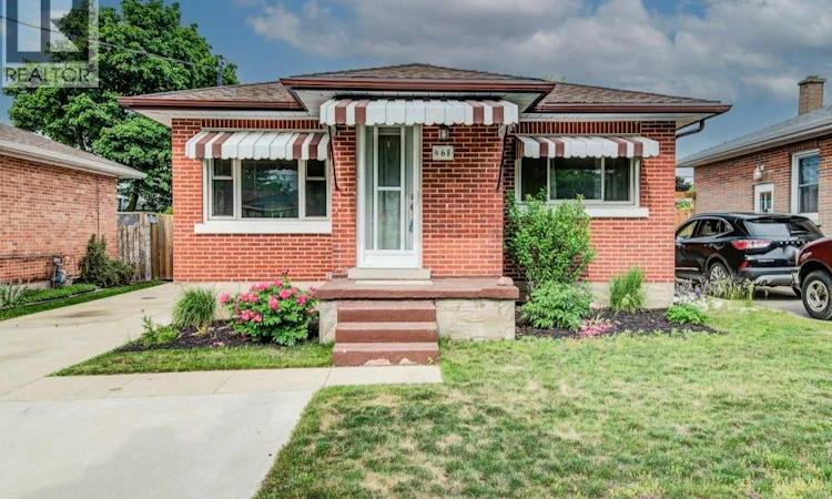 468 Highland Road E