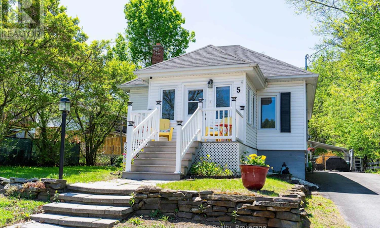 5 Tait Street