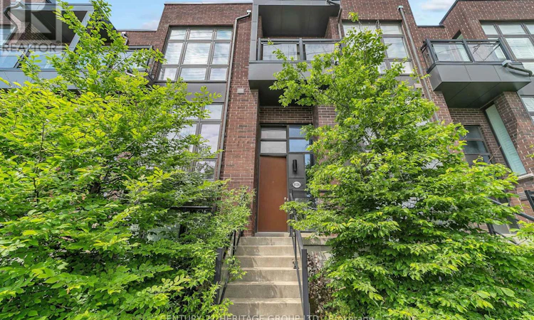 9136 Bathurst Street