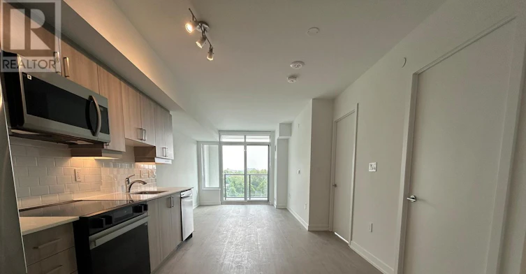 712-556 Marlee Avenue, Toronto, ON, M6B 0B1 - 2