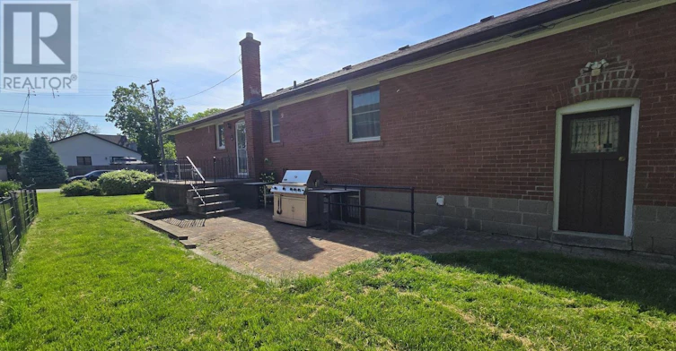 26 Leland Avenue, Toronto, ON, M8Z 2X7 - 6