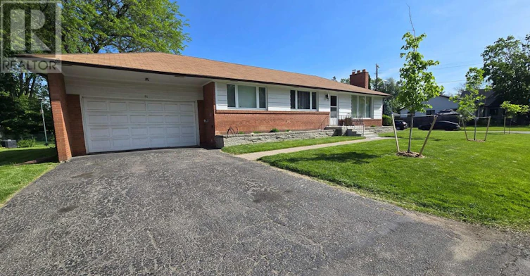 26 Leland Avenue, Toronto, ON, M8Z 2X7 - 2