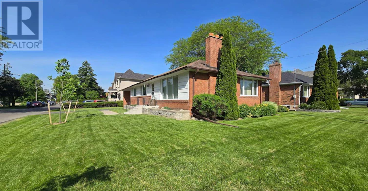 26 Leland Avenue, Toronto, ON, M8Z 2X7 - 9