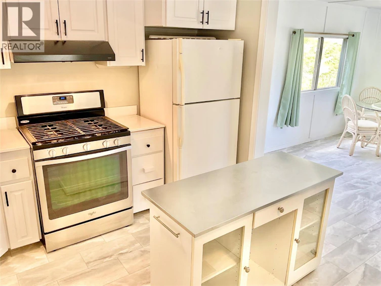 11-1675 33 Highway, Rock Creek, BC, V0H 1Y0 - 10