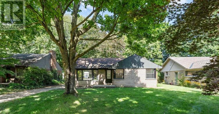 32 Braemar Crescent, London, ON, N6H 2X1