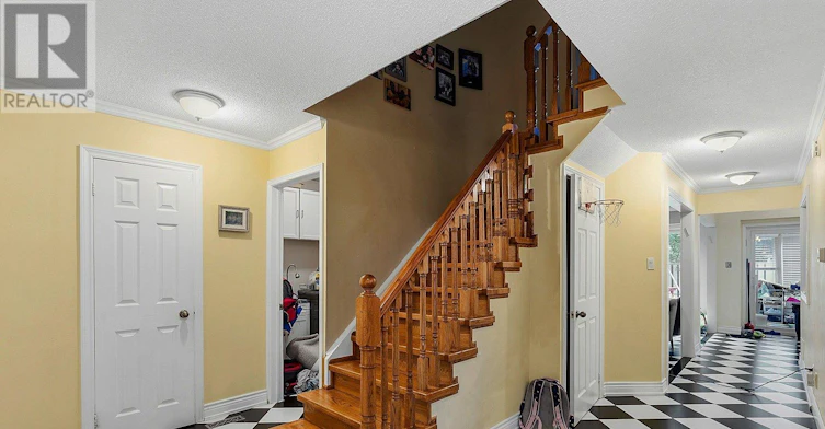 73 Jessica Gardens, Vaughan, ON, L4J 3G1 - 4