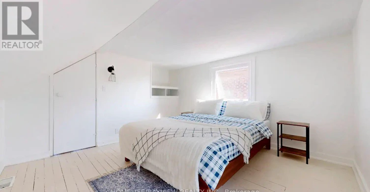 316 Silverthorn (Main And Second Floor Avenue, Toronto, ON, M6N 3K6 - 4