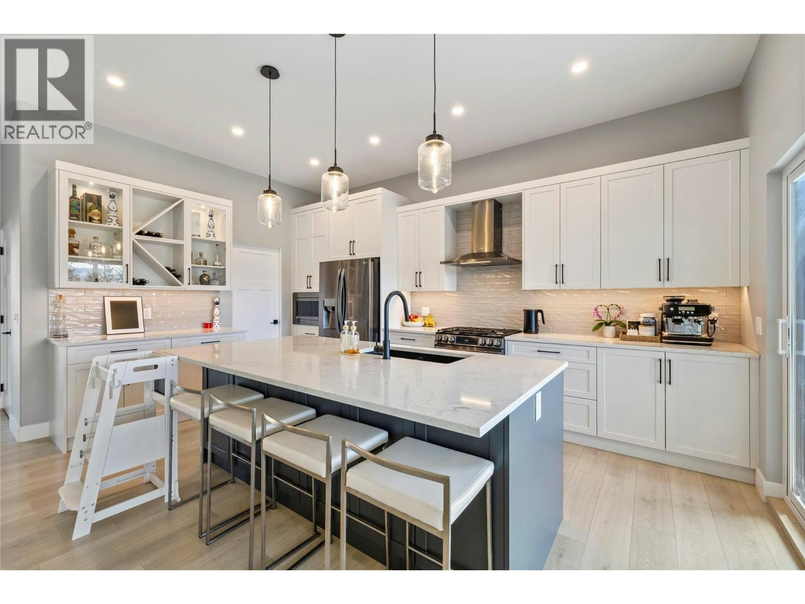 2846 Canyon Crest Drive, West Kelowna, BC, V4T 3M6 - 11