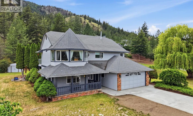 809 Uplands Court