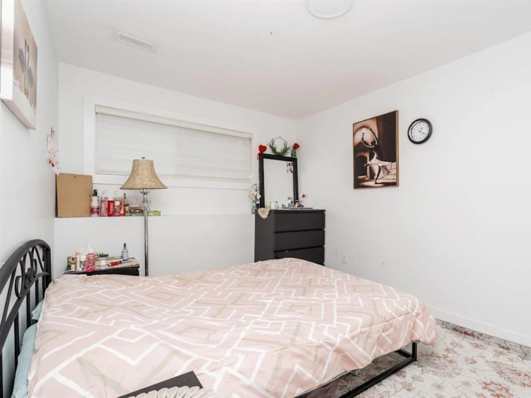 14125 75 Avenue, Surrey, BC, V3W 2S9 - 14