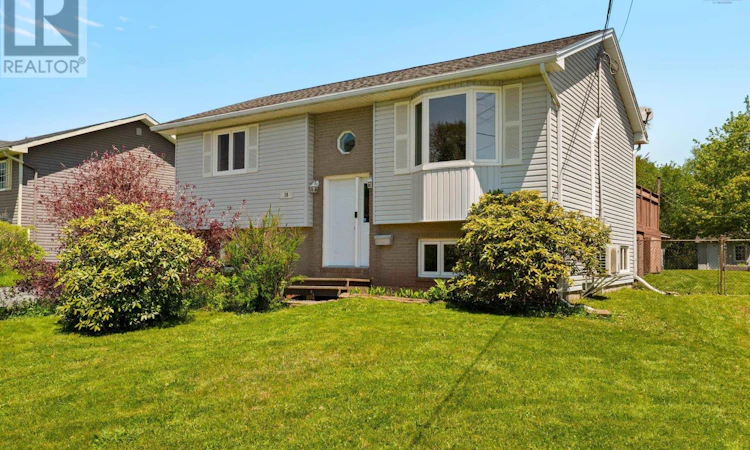 18 Old Lawrencetown Road