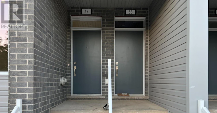37-990 Deveron Crescent, London, ON, N5Z 0B7 - 2