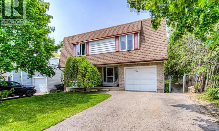 82 Roseneath Crescent