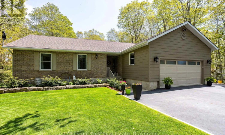 64 Maple Golf Crescent