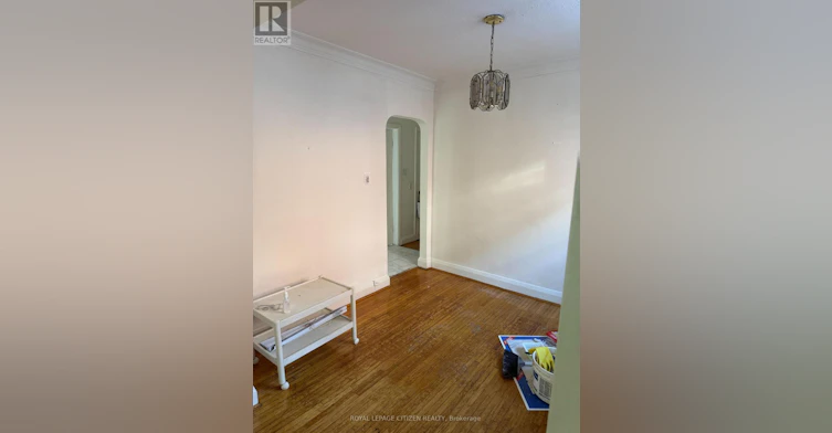 32 Newton Drive, Toronto, ON, M2M 2M7 - 4