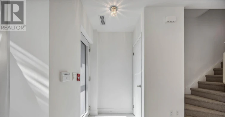 TH101-30 Gibbs Road, Toronto, ON, M9B 0E4 - 3