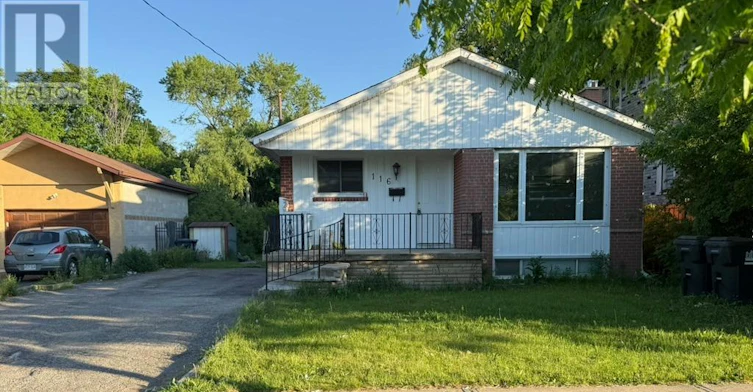 116 Taysham Crescent, Toronto, ON, M9V 1X3