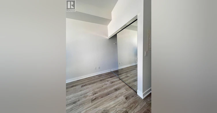 313-430 Square One Drive, Mississauga, ON, L5B 0L6 - 17